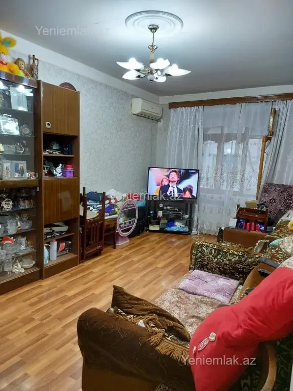 Satılır 2 otaqlı köhnə tikili 55 m²