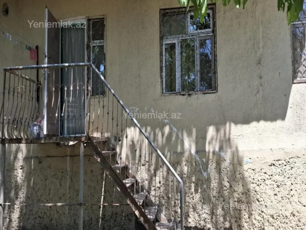 Satılır 2 otaqlı köhnə tikili 55 m²