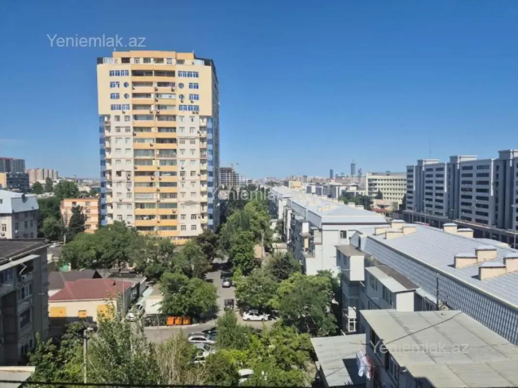 Satılır 3 otaqlı köhnə tikili 75 m²