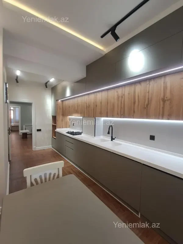 Satılır 3 otaqlı yeni tikili 142 m²