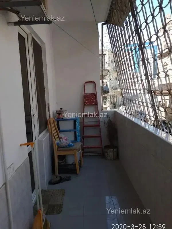 Satılır 3 otaqlı köhnə tikili 100 m²