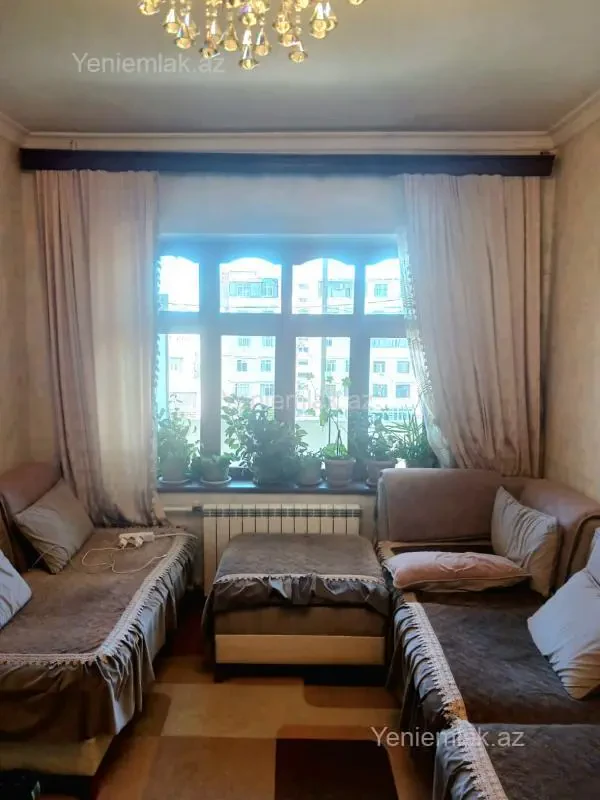 Satılır 2 otaqlı köhnə tikili 60 m²