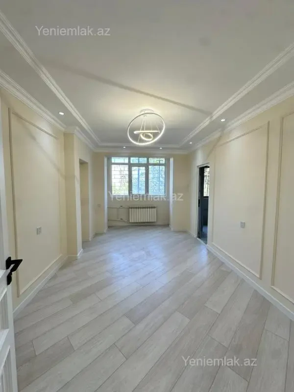 Satılır 4 otaqlı köhnə tikili 105 m²