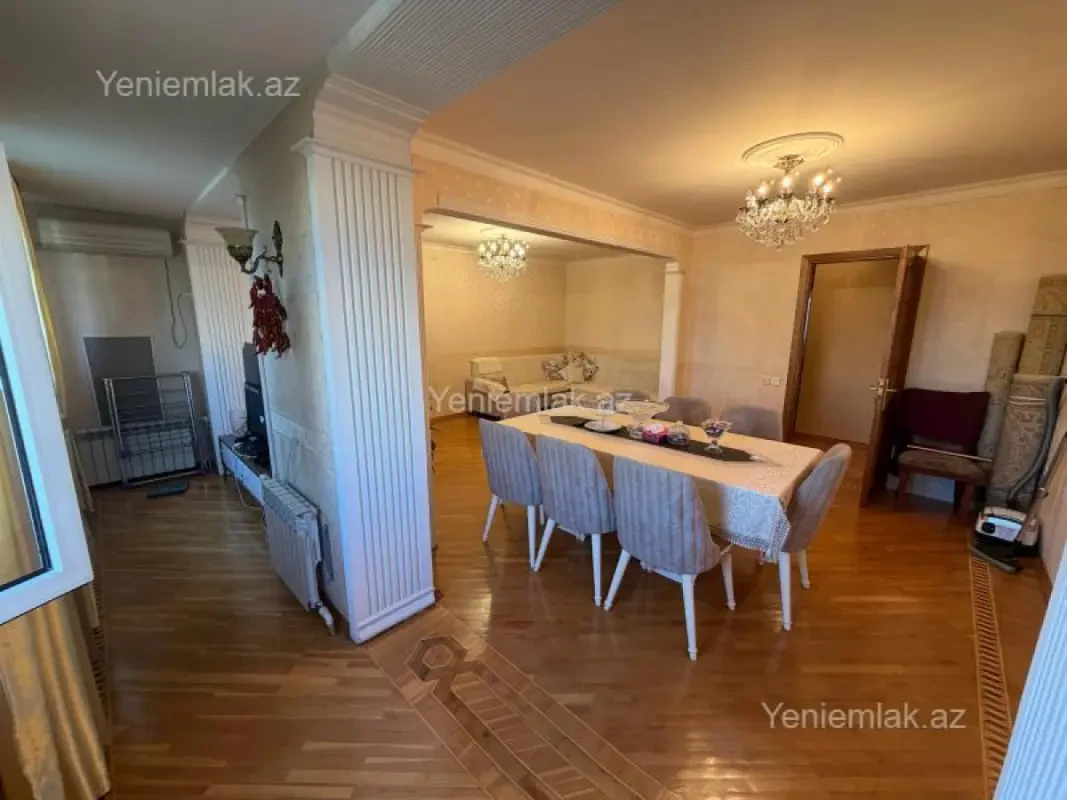 Satılır 4 otaqlı köhnə tikili 110 m²