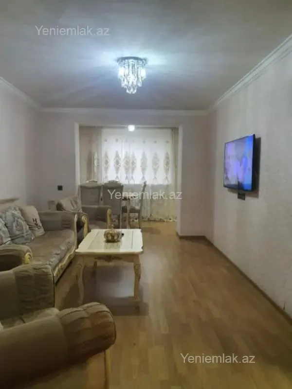 Satılır 3 otaqlı köhnə tikili 70 m²