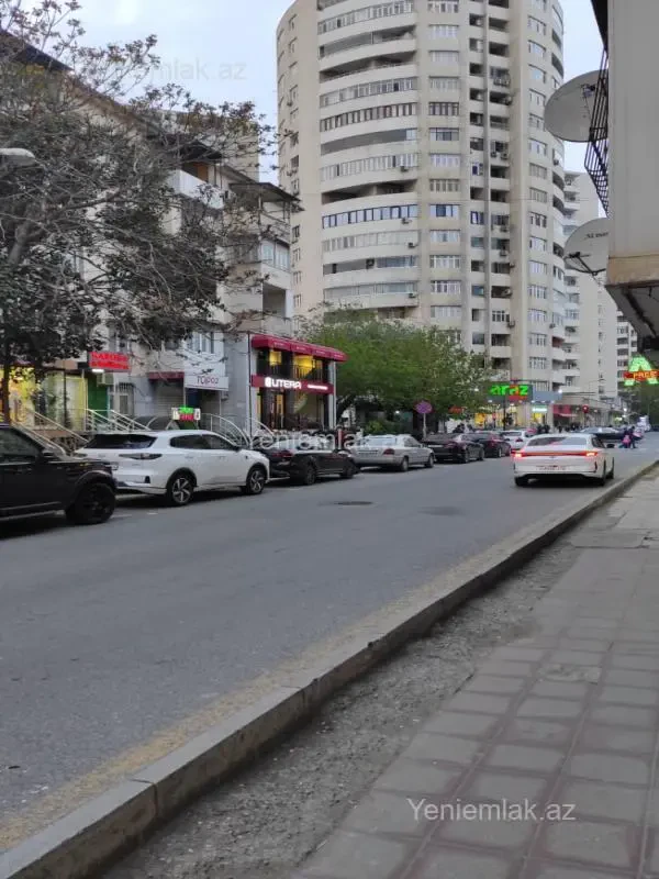 Satılır 1 otaqlı köhnə tikili 38 m²