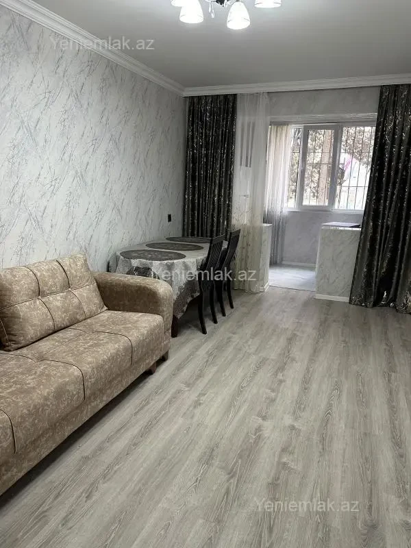 Satılır 2 otaqlı köhnə tikili 45 m²