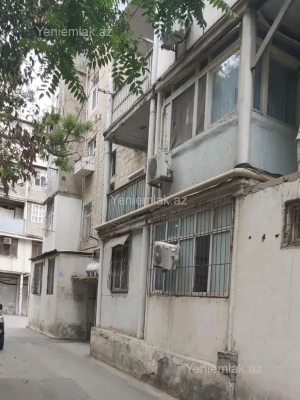 Satılır 2 otaqlı köhnə tikili 50 m²