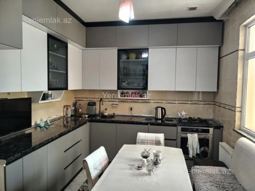 Satılır 5 otaqlı həyət evi 142 m²