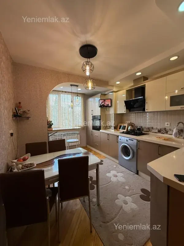 Satılır 4 otaqlı köhnə tikili 115 m²