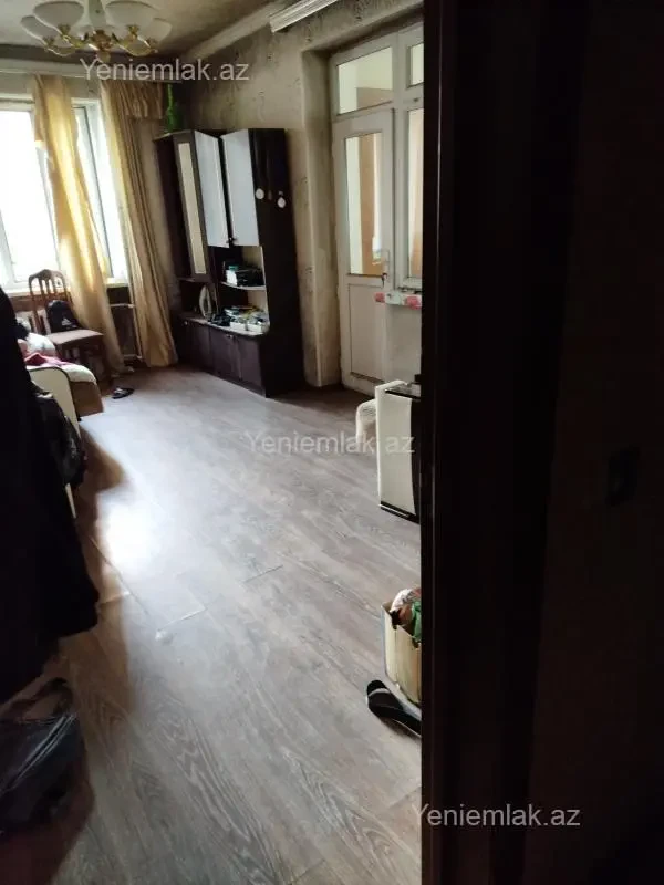 Satılır 2 otaqlı köhnə tikili 65 m²