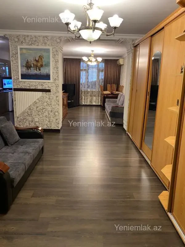 Satılır 4 otaqlı köhnə tikili 105 m²