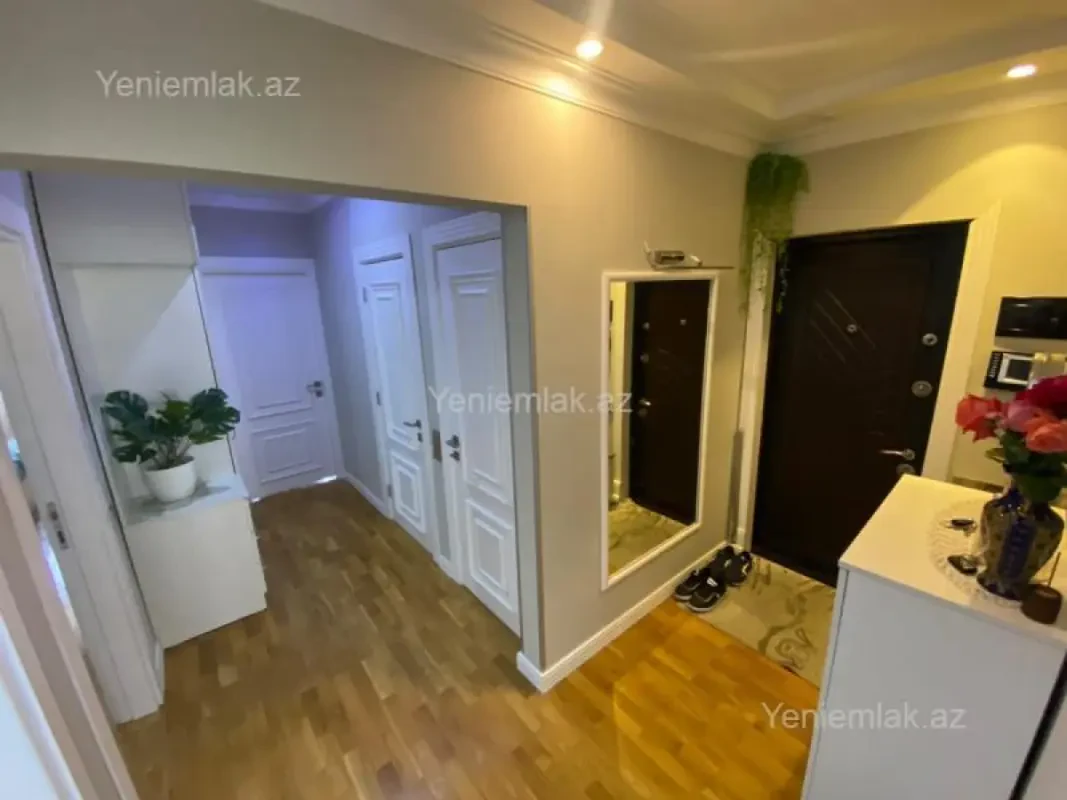 Satılır 3 otaqlı köhnə tikili 85 m²