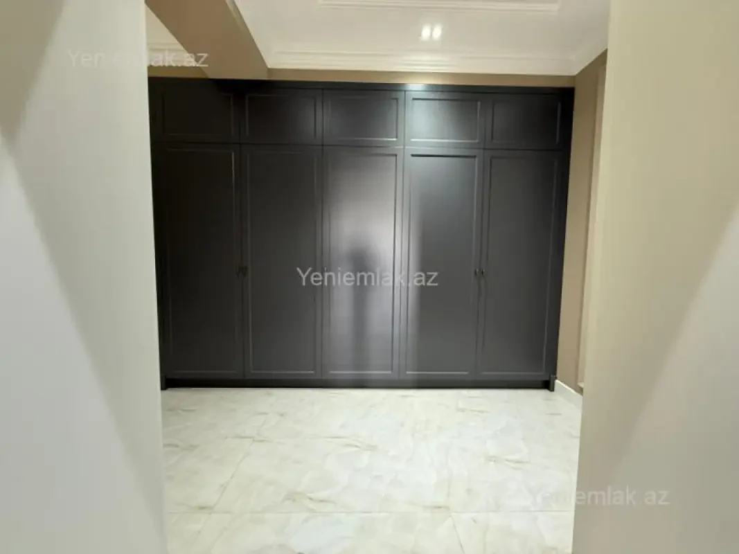 Satılır 4 otaqlı yeni tikili 225 m²