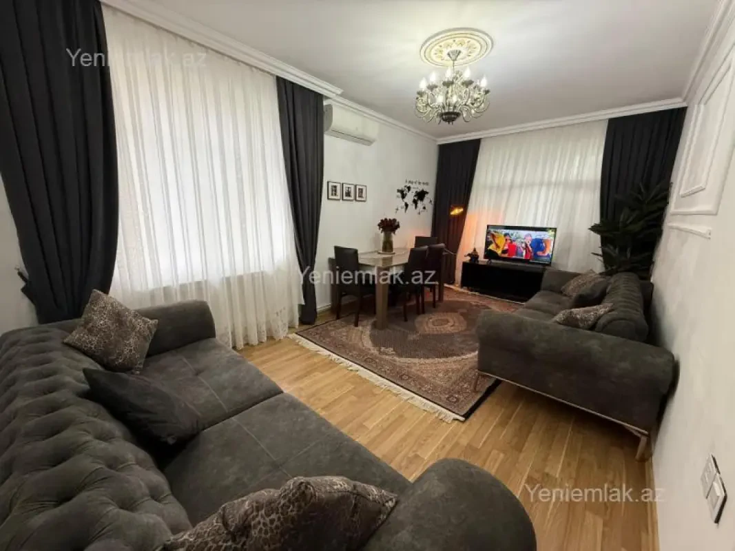 Satılır 2 otaqlı köhnə tikili 60 m²