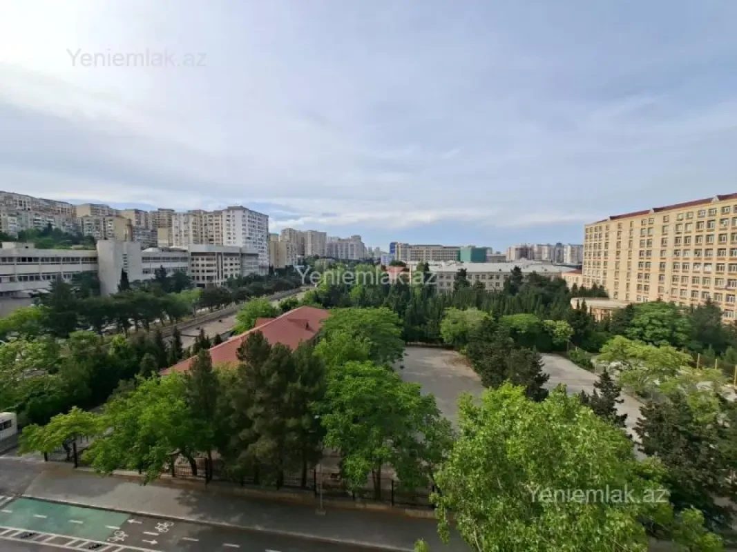Satılır 2 otaqlı köhnə tikili 75 m²