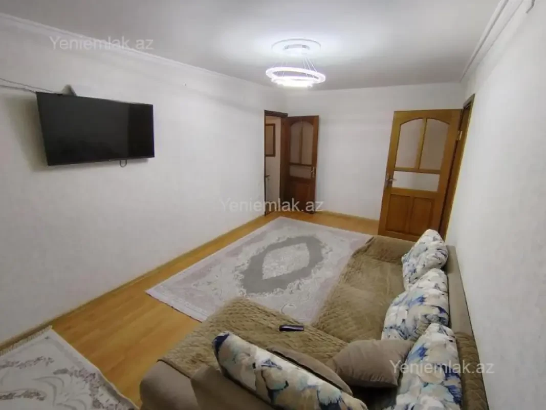 Satılır 2 otaqlı köhnə tikili 50 m²