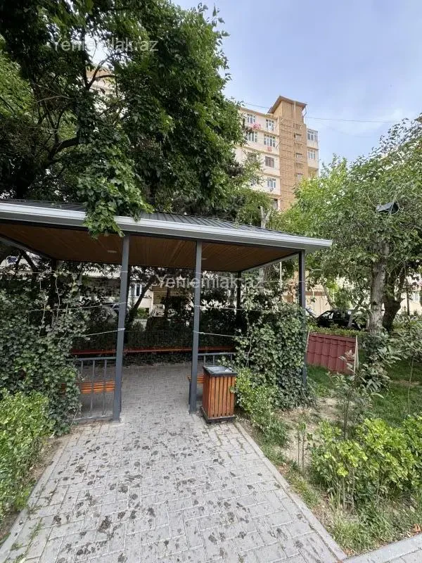 Satılır 5 otaqlı köhnə tikili 120 m²