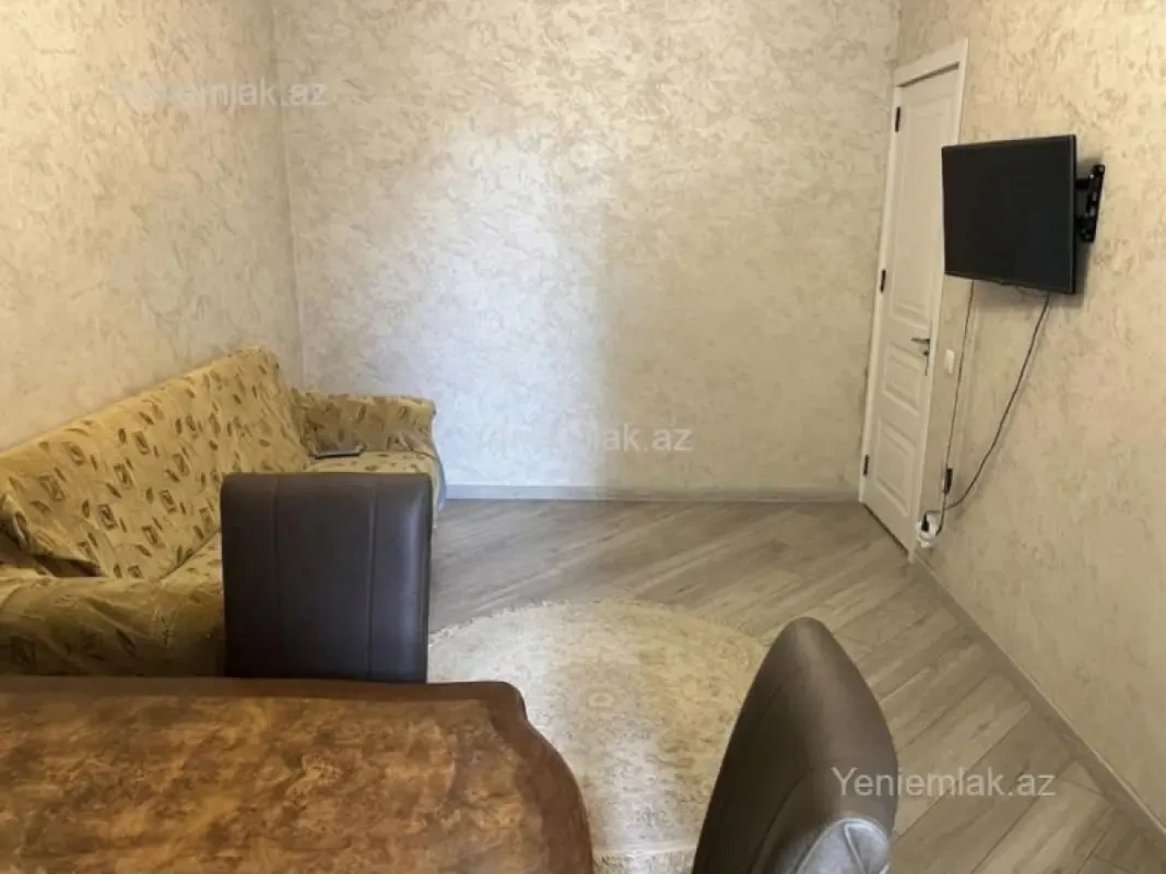 Satılır 2 otaqlı köhnə tikili 44 m²