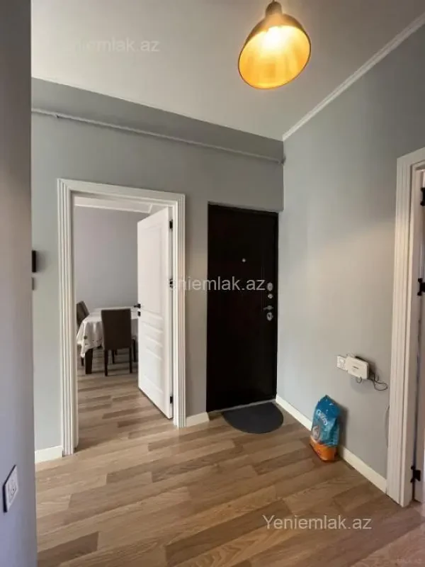 Satılır 2 otaqlı köhnə tikili 65 m²