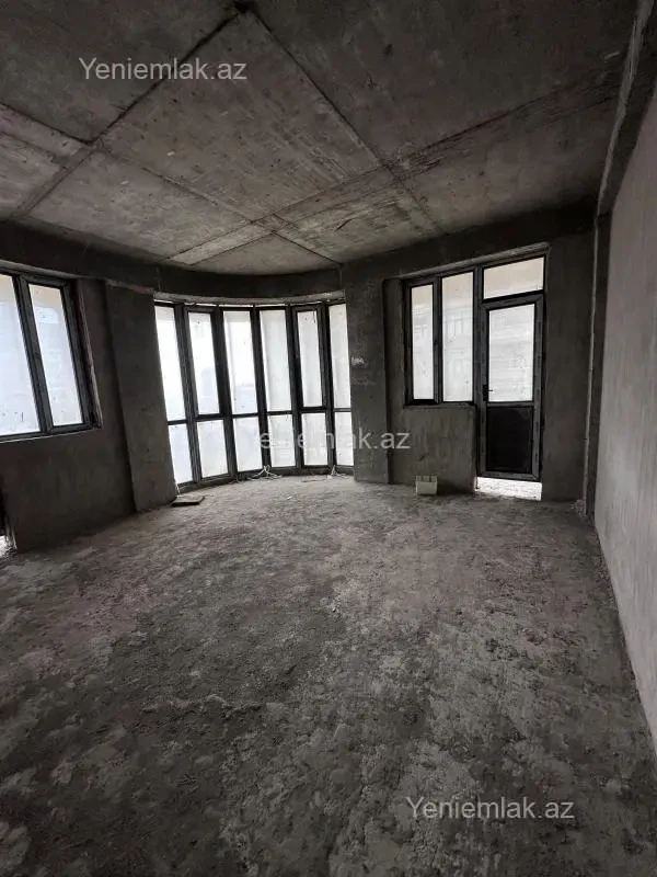 Satılır 3 otaqlı yeni tikili 144.5 m²