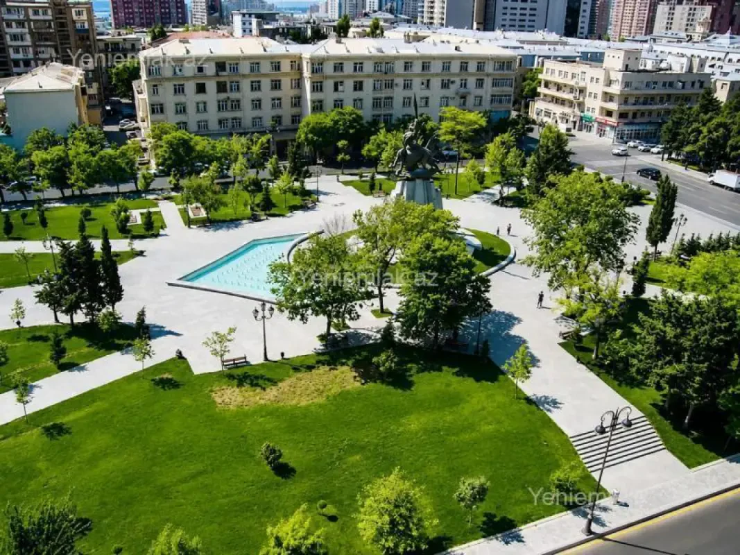 Satılır 3 otaqlı köhnə tikili 92 m²