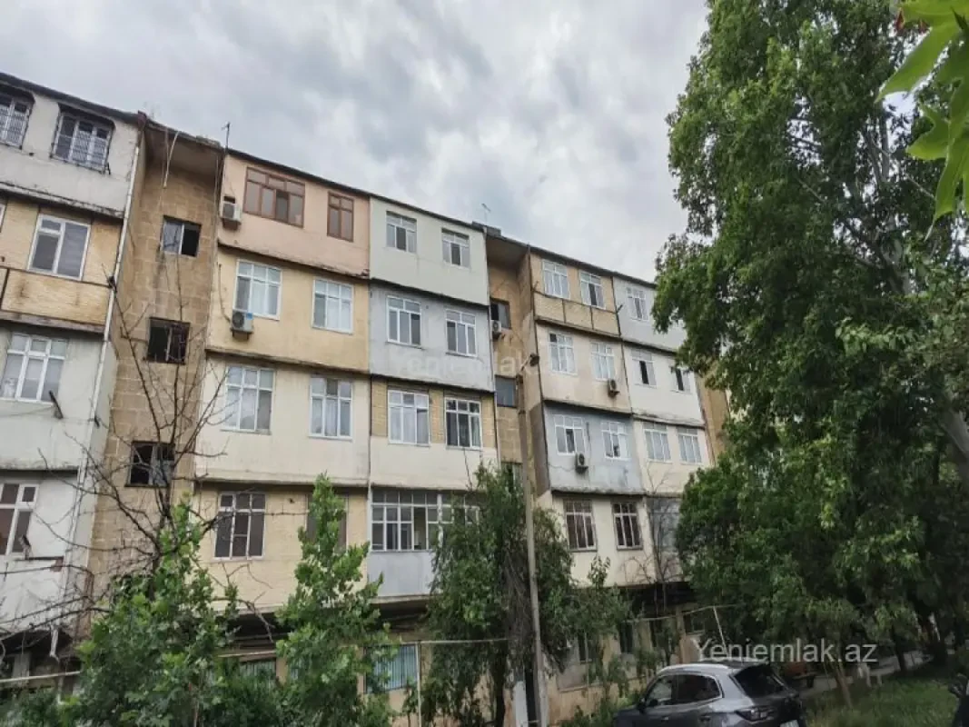 Satılır 3 otaqlı köhnə tikili 90 m²