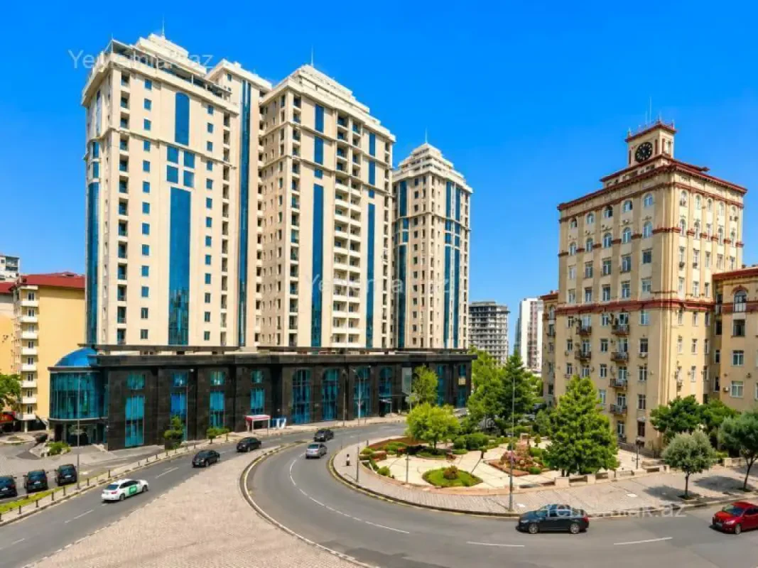 Satılır 3 otaqlı yeni tikili 130 m²