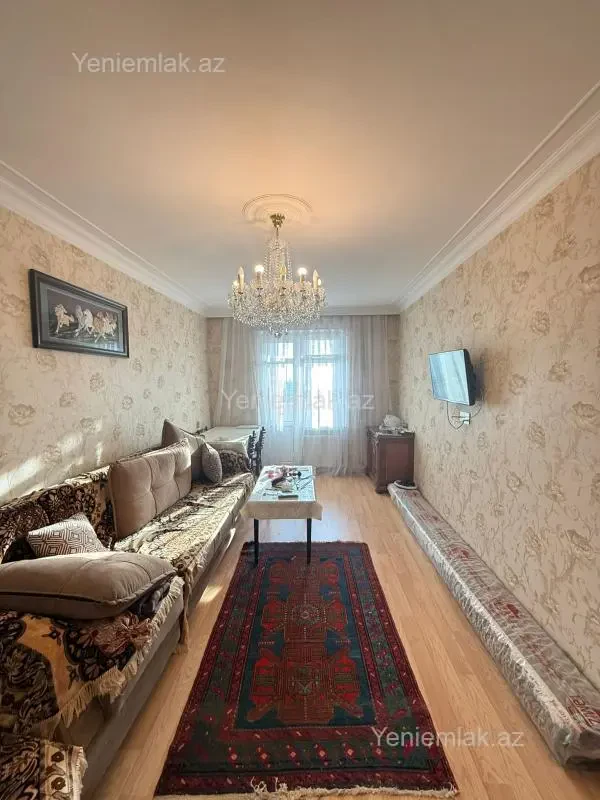 Satılır 3 otaqlı köhnə tikili 80 m²