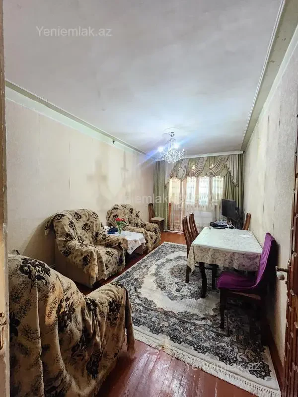 Satılır 2 otaqlı köhnə tikili 56 m²