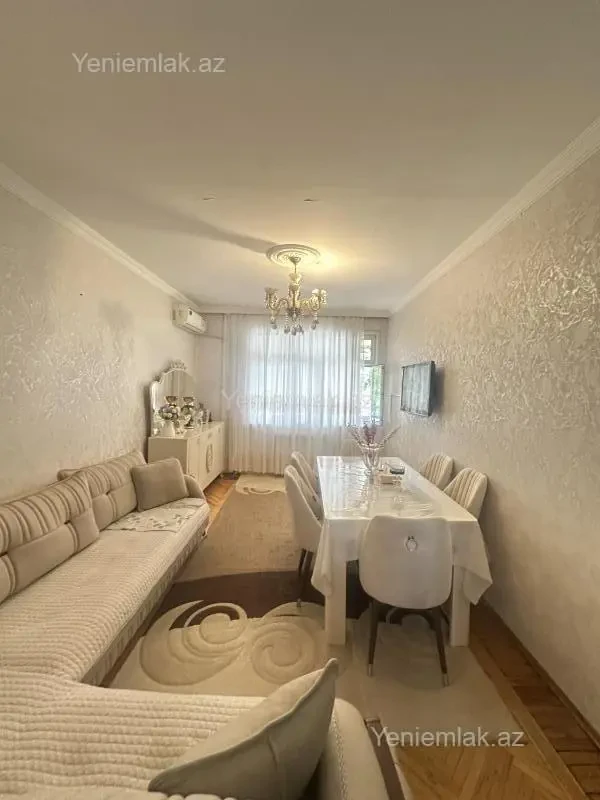 Satılır 3 otaqlı köhnə tikili 75 m²