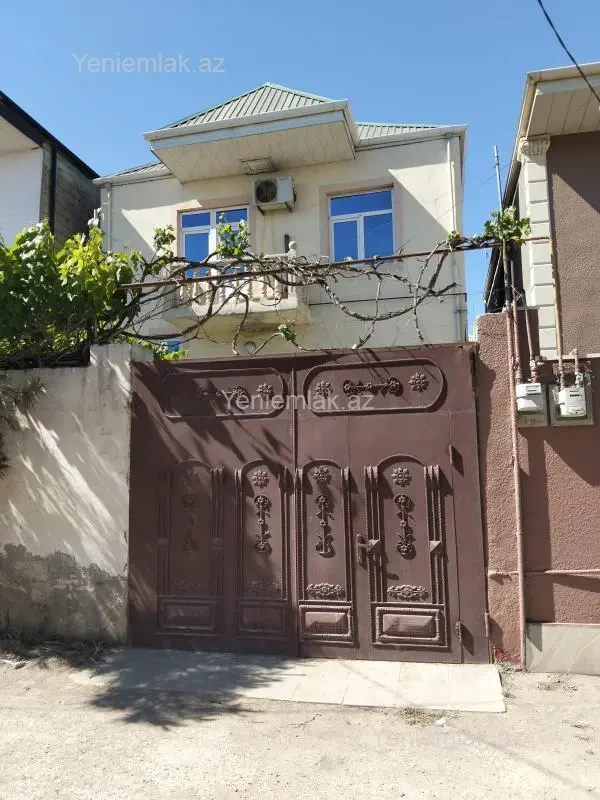 Satılır 4 otaqlı həyət evi 145 m²