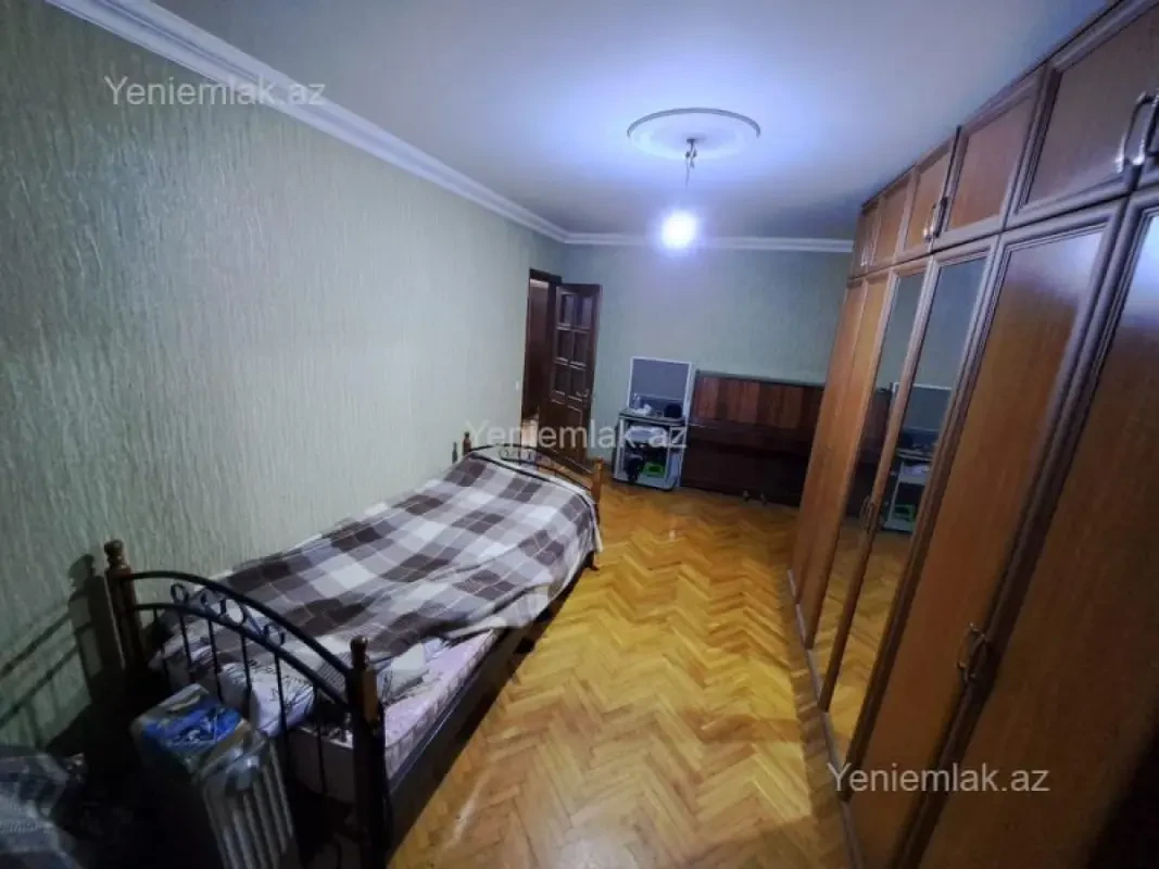 Satılır 3 otaqlı köhnə tikili 75 m²