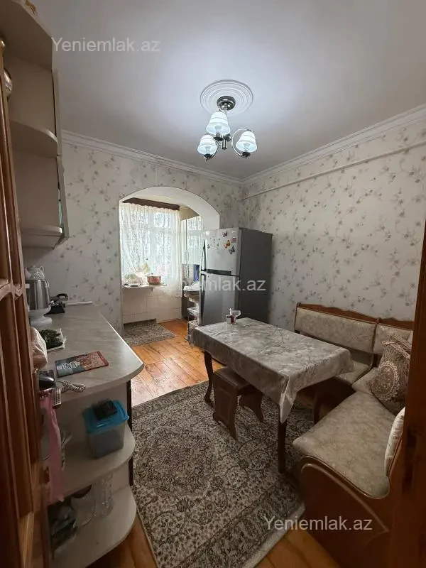 Satılır 3 otaqlı köhnə tikili 73 m²