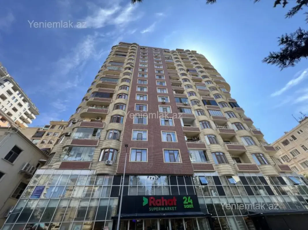 Satılır 3 otaqlı yeni tikili 168.5 m²