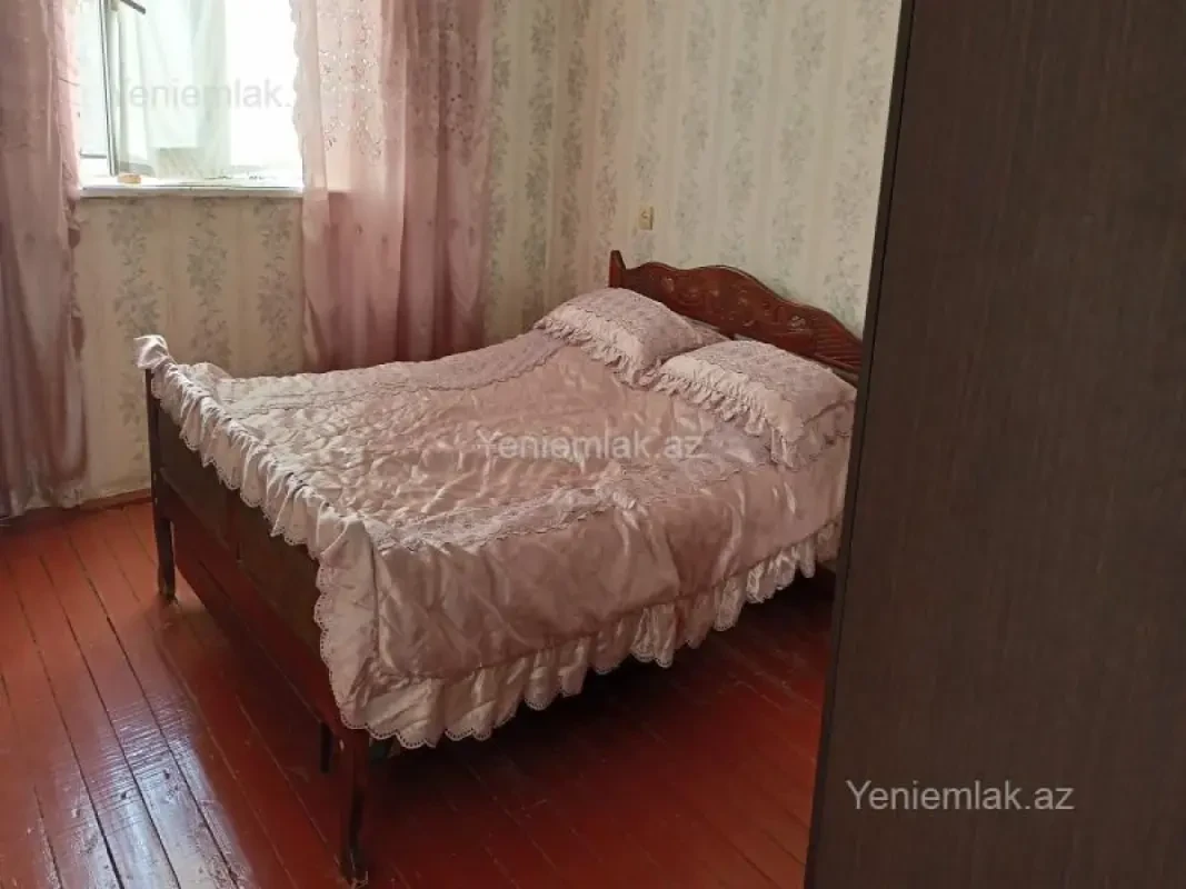 Satılır 4 otaqlı köhnə tikili 80 m²