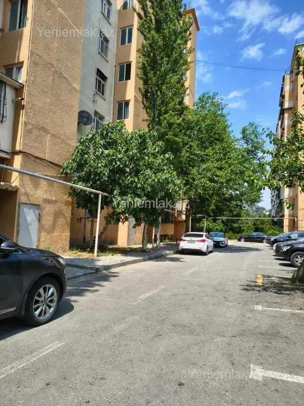 Satılır 2 otaqlı köhnə tikili 65 m²