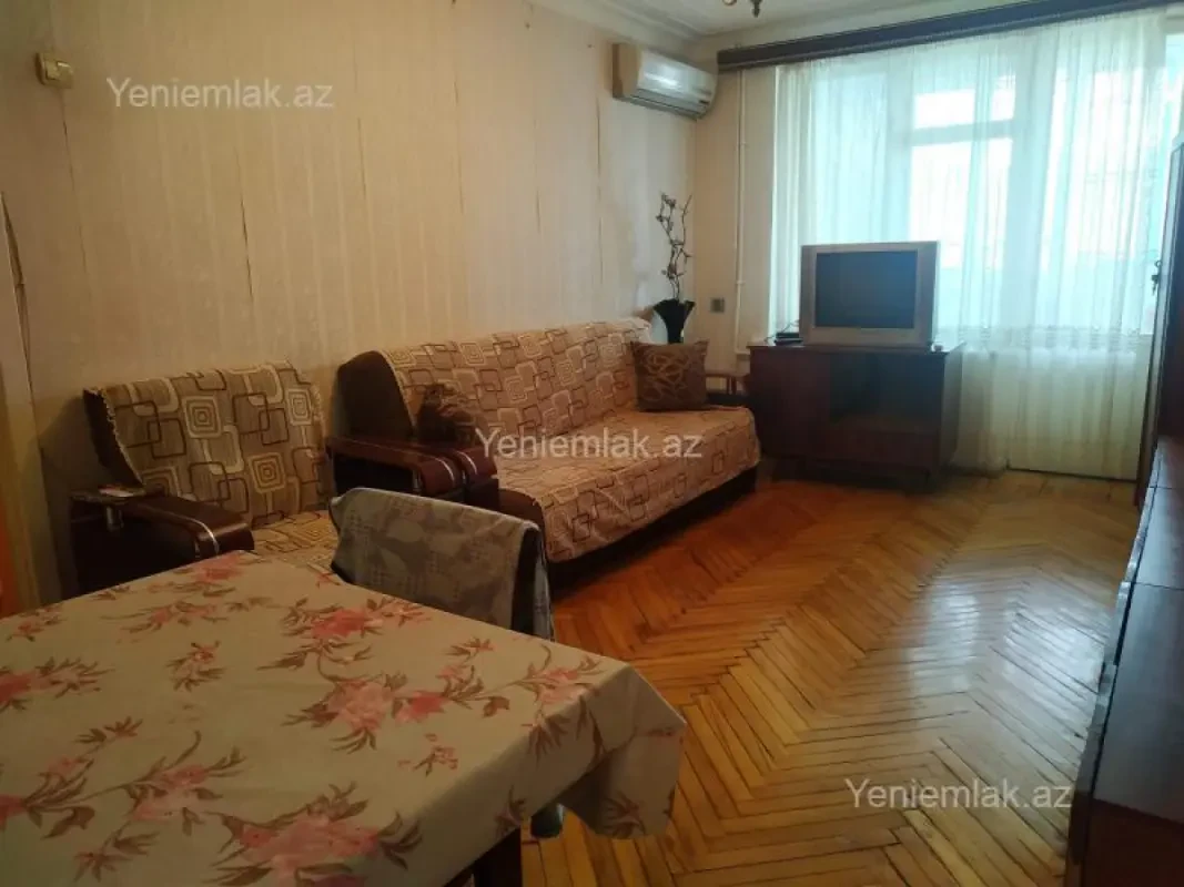 Satılır 2 otaqlı köhnə tikili 60 m²