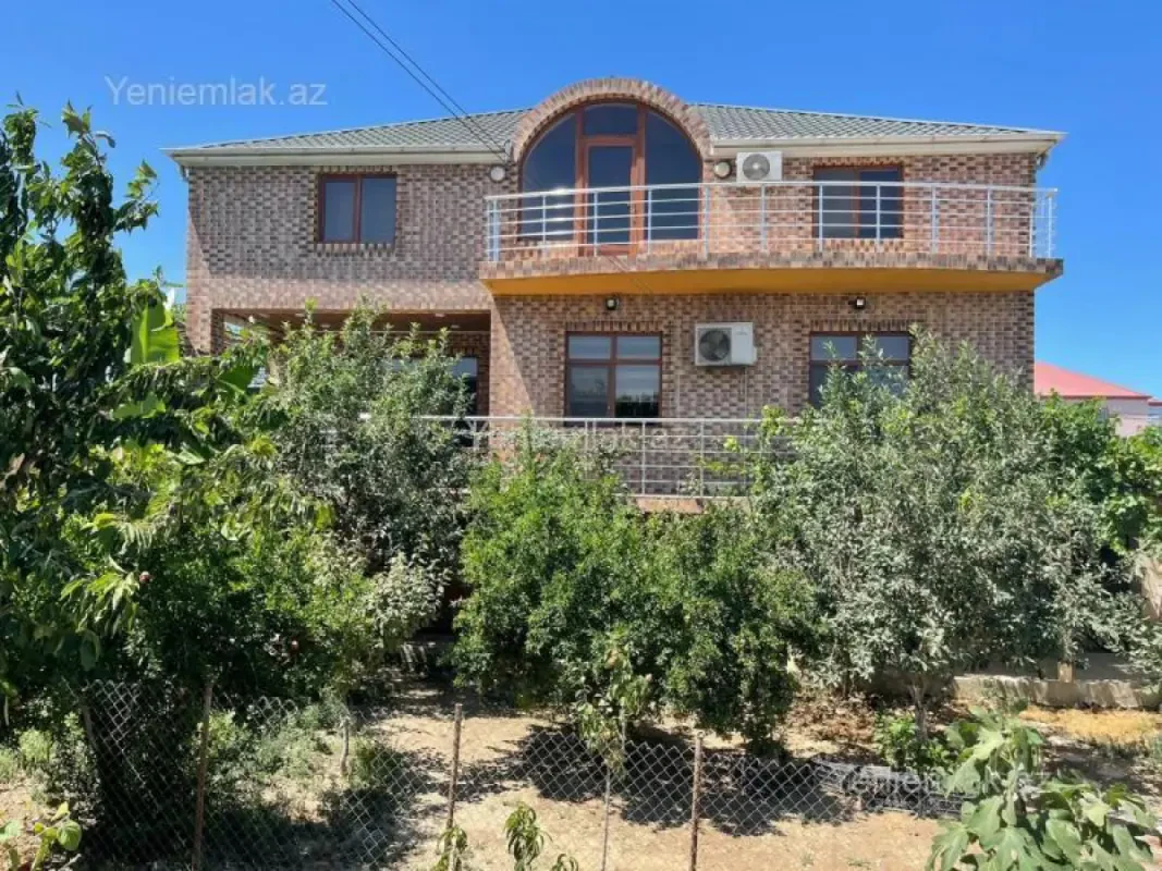 Satılır 6 otaqlı həyət evi 280 m²
