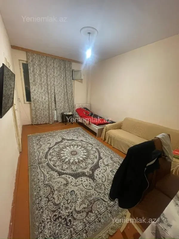 Satılır 2 otaqlı köhnə tikili 56 m²