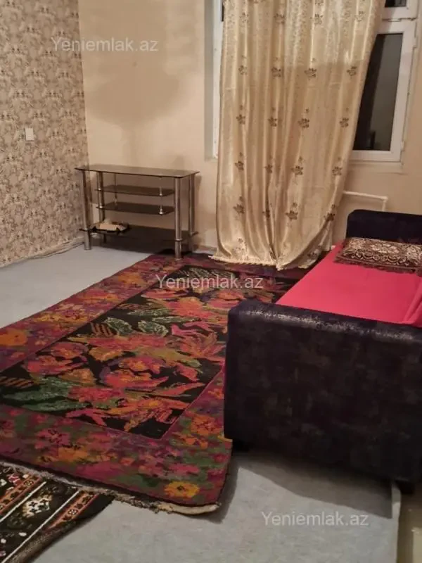 Satılır 2 otaqlı köhnə tikili 55 m²