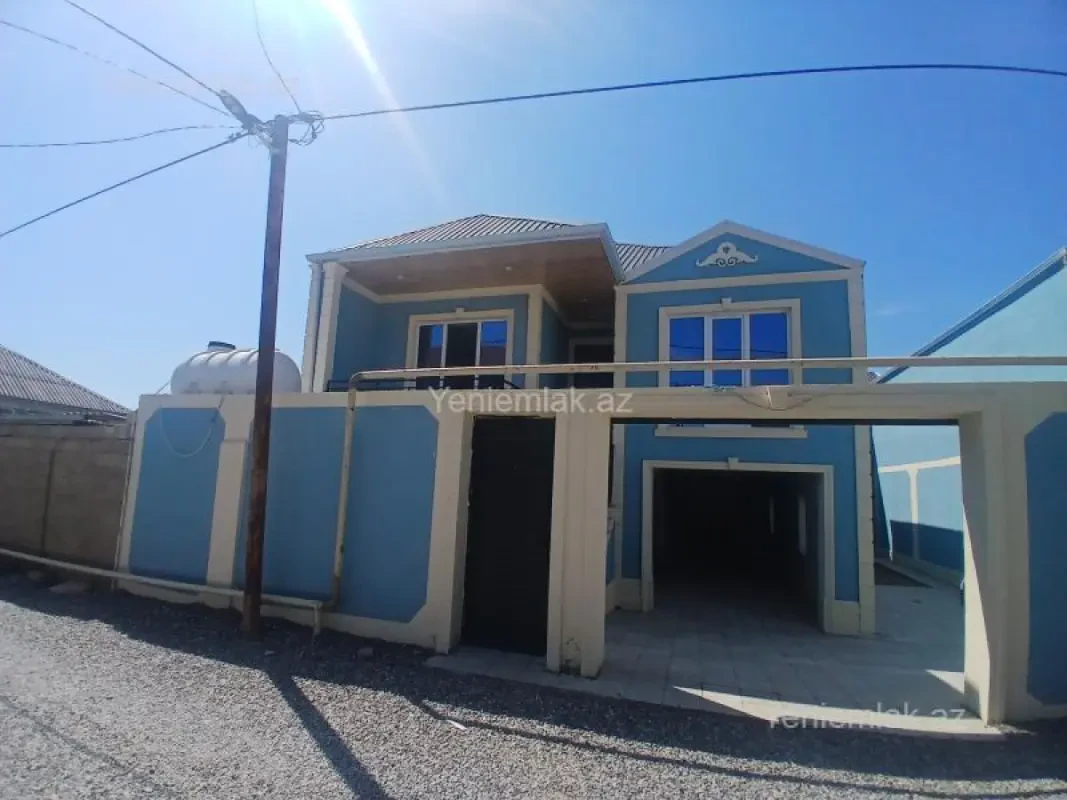 Satılır 4 otaqlı həyət evi 140 m²