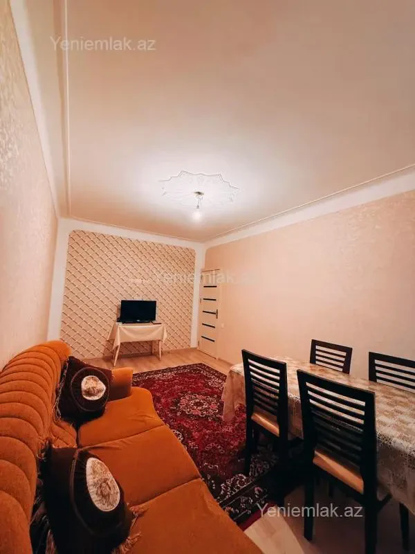 Satılır 3 otaqlı köhnə tikili 80 m²