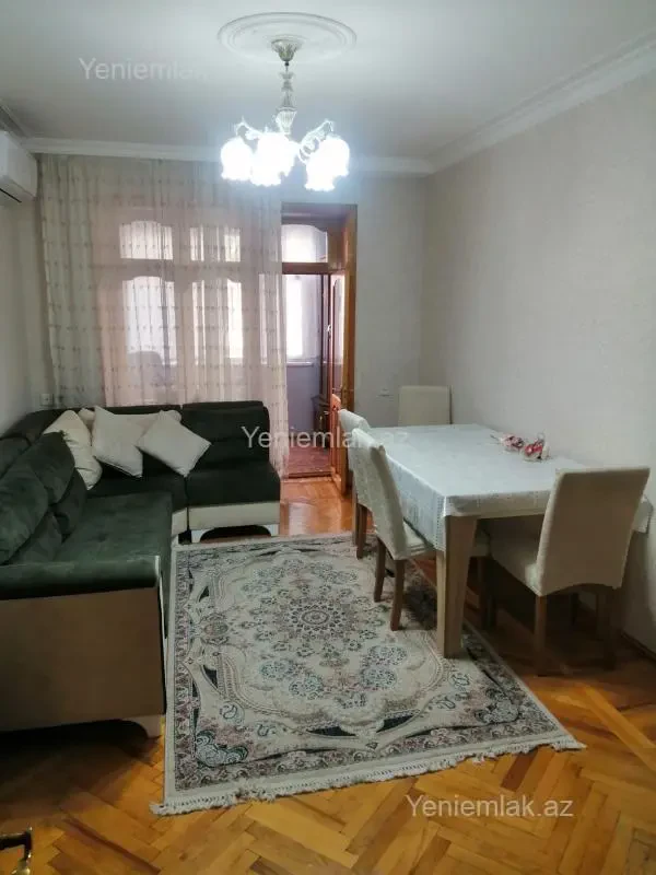 Satılır 2 otaqlı köhnə tikili 60 m²