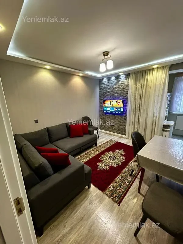 Satılır 2 otaqlı köhnə tikili 35 m²