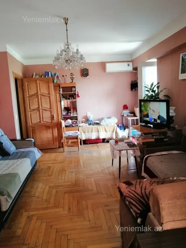 Satılır 3 otaqlı köhnə tikili 75 m²