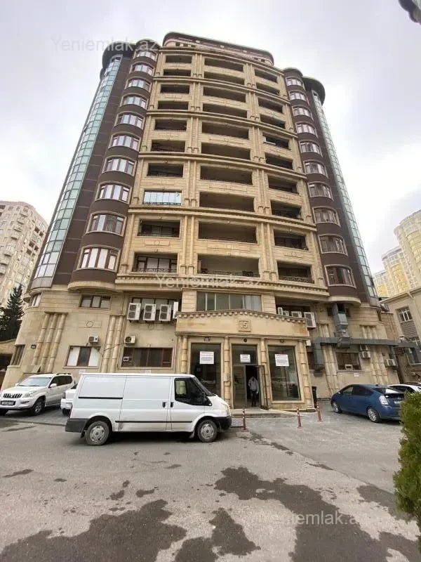 Satılır 3 otaqlı yeni tikili 136 m²