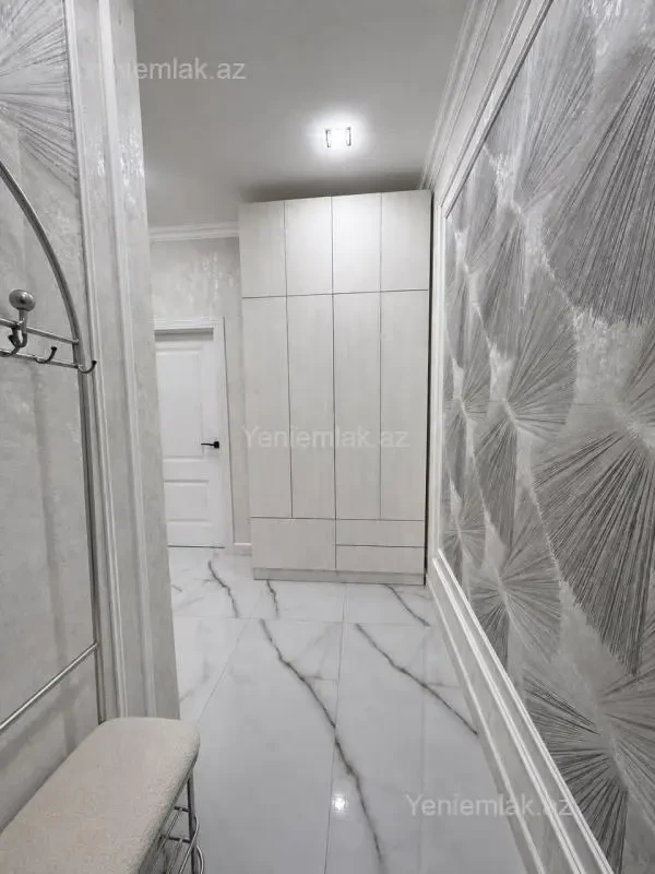Satılır 3 otaqlı yeni tikili 74 m²