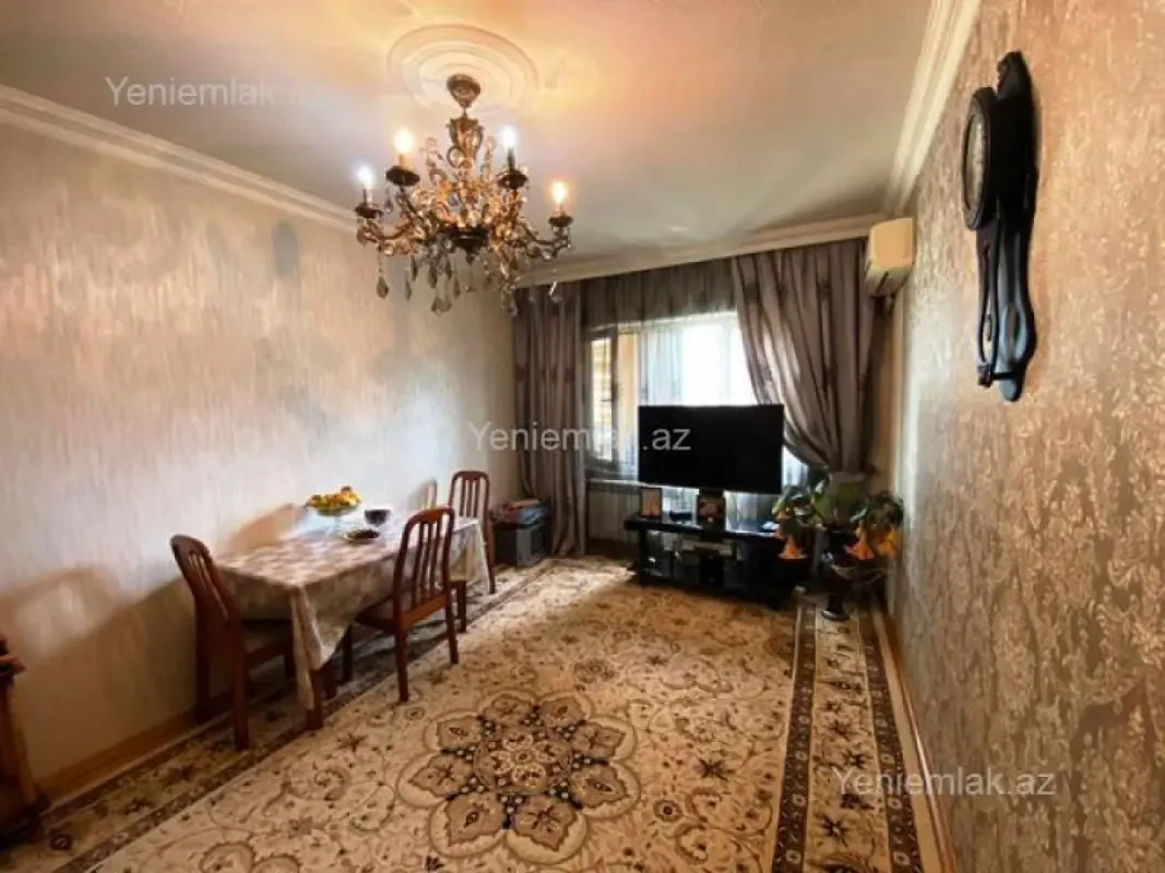 Satılır 2 otaqlı köhnə tikili 60 m²