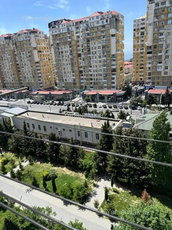 Satılır 4 otaqlı köhnə tikili 85 m²